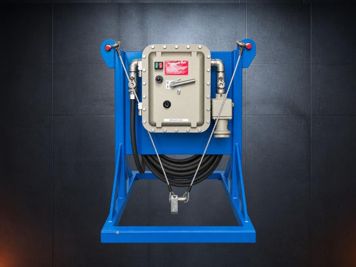 Overboard water pump with panel