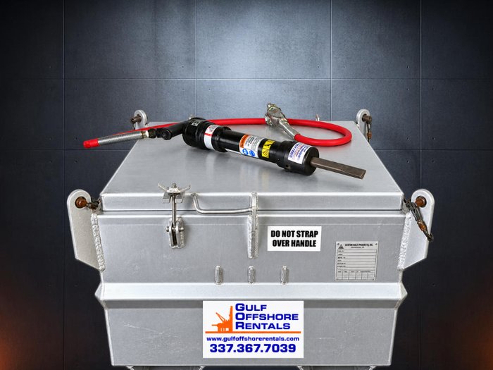 Pneumatic rivet buster with oiler hose